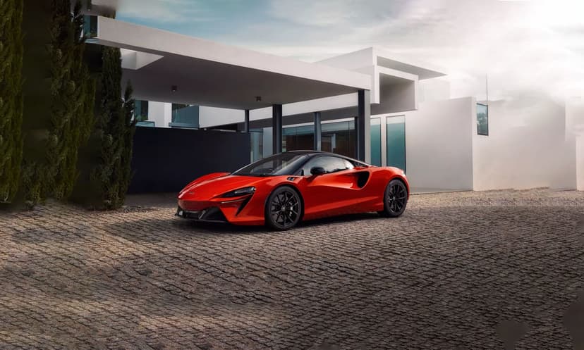 FIRST LOOK: McLAREN ARTURA