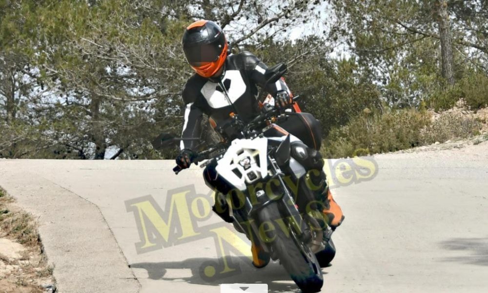 Upcoming KTM 990 Duke Spied On Test; Engine specs leaked