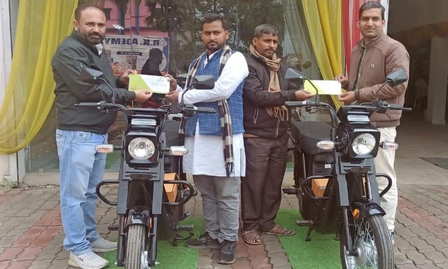 Kinetic Green Initiates E-Luna Electric Moped Deliveries 