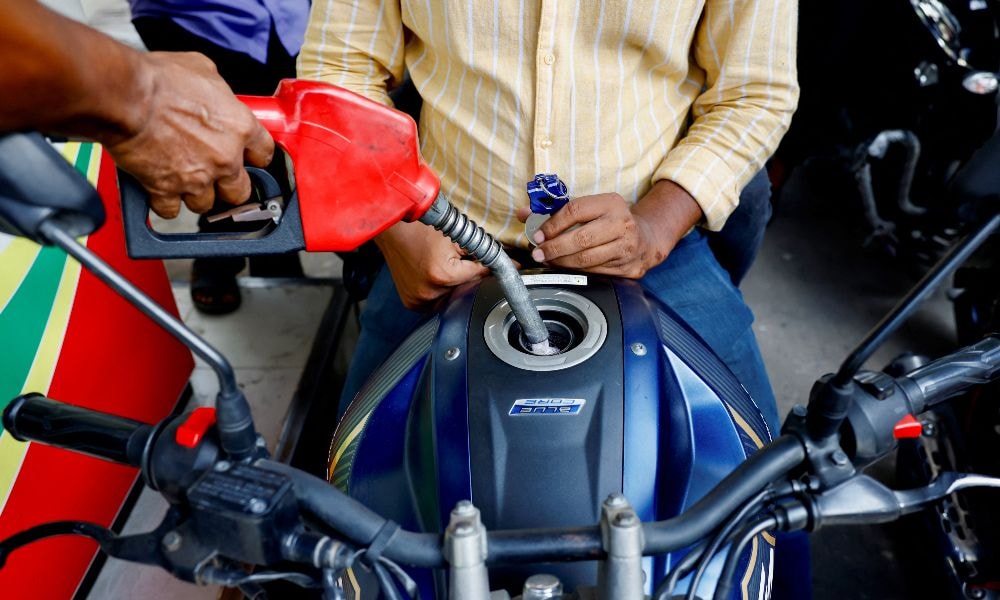 Spiralling Fuel Costs Hit Damascus Drivers