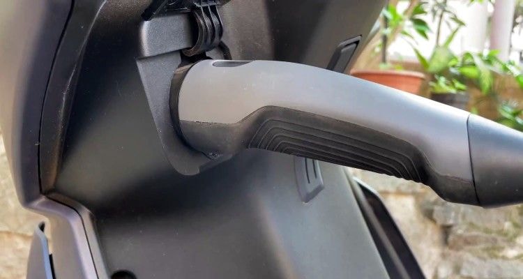 Government Buying Back Electric Two-Wheelers To Check For FAME-II Compliance – Report