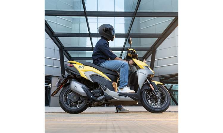 Hero Xoom 125 Sideview