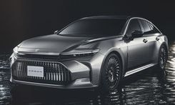 Toyota Unveils All-New Crown Sedan in Japan Toyota Unveils All-New Crown Sedan in Japan