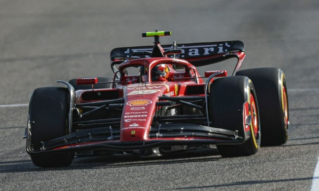 Sainz Leads Ferrari to the Top on Day Two of F1 Testing in Bahrain Sainz Leads Ferrari to the Top on Day Two of F1 Testing in Bahrain