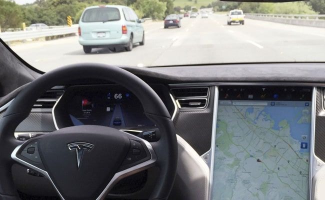 German Authority's Probe Finds 'Abnormalities' In Tesla Autopilot - Report German Authority's Probe Finds 'Abnormalities' In Tesla Autopilot - Report
