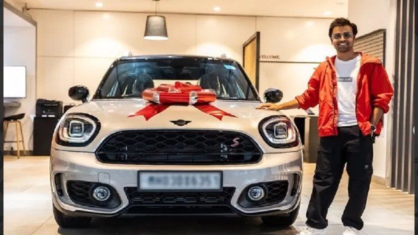 'Panchayat' Actor Jeetendra Kumar Buys New Mini Countryman SUV 'Panchayat' Actor Jeetendra Kumar Buys New Mini Countryman SUV