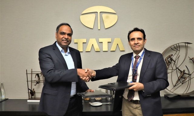 Tata Motors Join Hands With Axis Bank To Offer Financing Program For Its EV Dealers Tata Motors Join Hands With Axis Bank To Offer Financing Program For Its EV Dealers