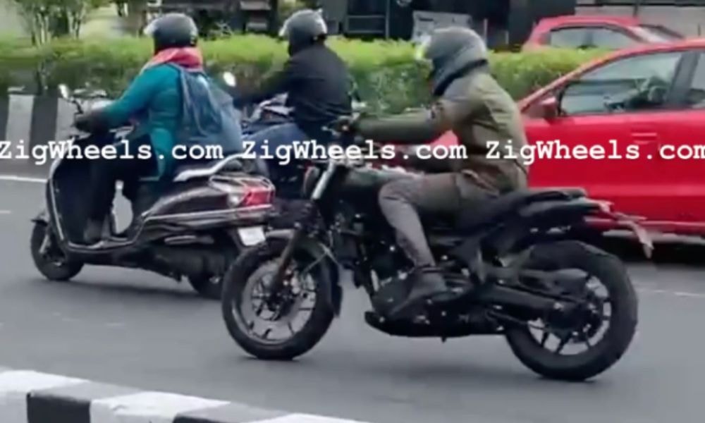 Upcoming Royal Enfield Scram 450 Spotted Testing Upcoming Royal Enfield Scram 450 Spotted Testing