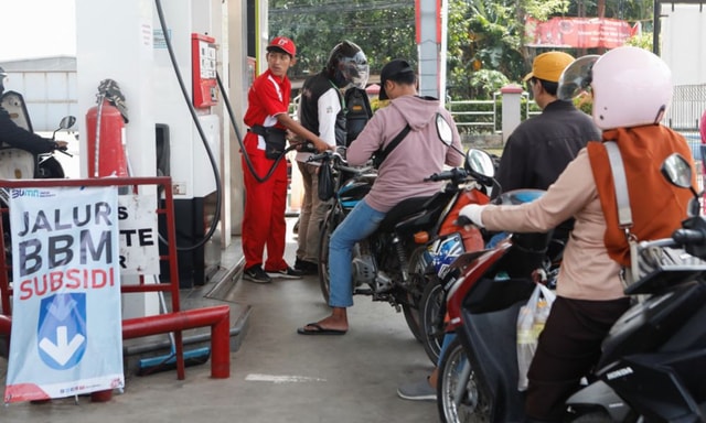 India's Fuel Demand Hits Eight-Month Peak In November India's Fuel Demand Hits Eight-Month Peak In November
