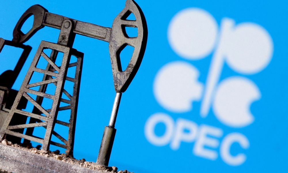 Oil Dips 1.5% Ahead Of OPEC+ Meeting, EU Russian Oil Ban Oil Dips 1.5% Ahead Of OPEC+ Meeting, EU Russian Oil Ban