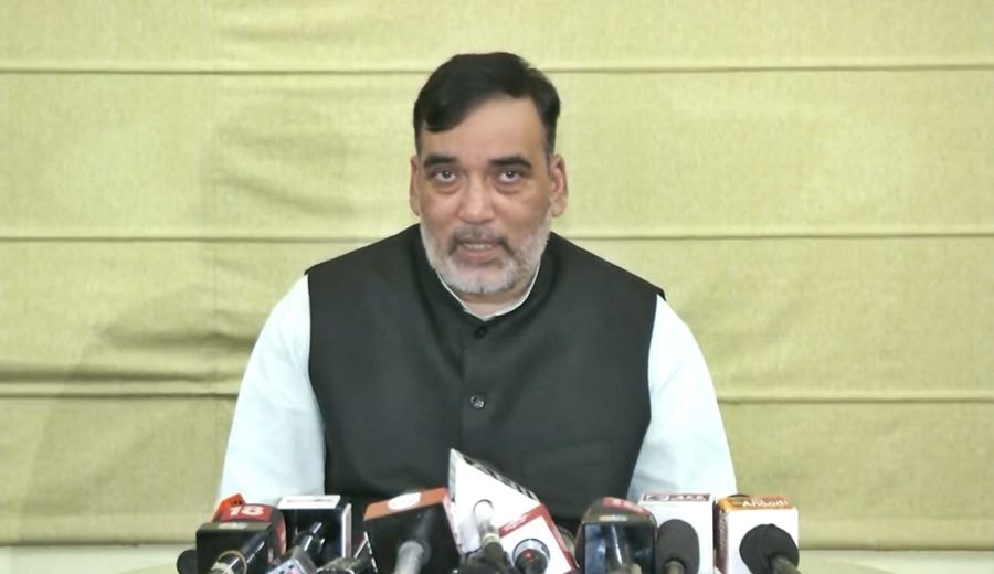 Mandate To Show PUC Certificate To Refuel In Delhi Put On Hold; Government Launches ‘Red Light On, Gaadi Off’ Campaign Mandate To Show PUC Certificate To Refuel In Delhi Put On Hold; Government Launches ‘Red Light On, Gaadi Off’ Campaign