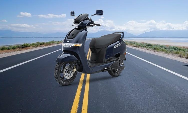 TVS Delivers Over 200 iQube Electric Scooters In One Day TVS Delivers Over 200 iQube Electric Scooters In One Day