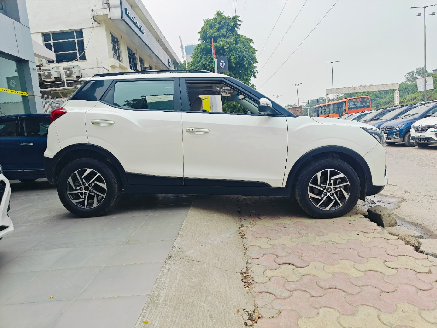 Used 2023 Mahindra XUV300 Used 2023 Mahindra XUV300