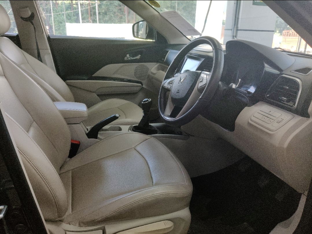 Used 2023 Mahindra XUV300 Used 2023 Mahindra XUV300