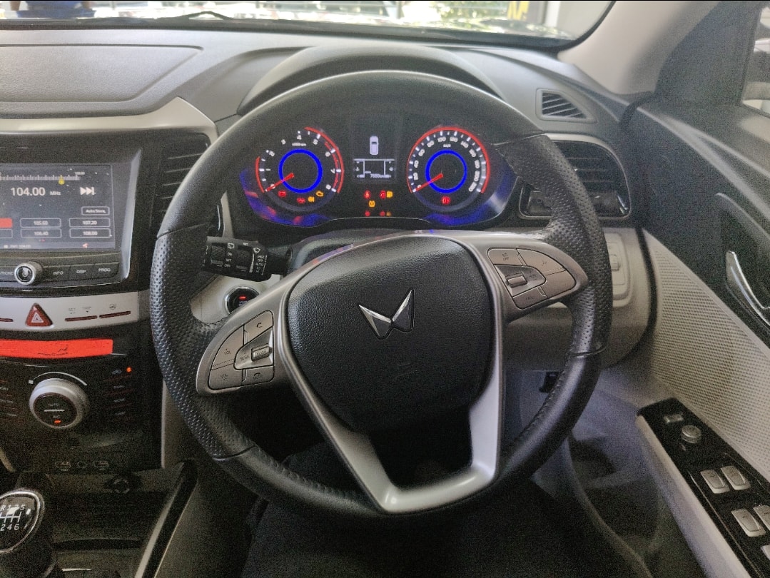Used 2023 Mahindra XUV300 Used 2023 Mahindra XUV300