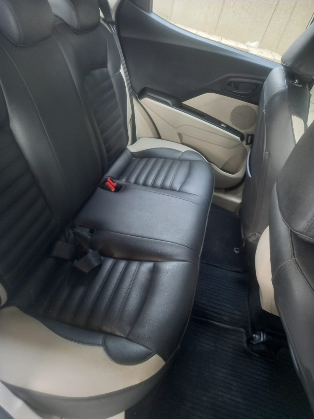 Used 2019 Mahindra XUV300 Used 2019 Mahindra XUV300