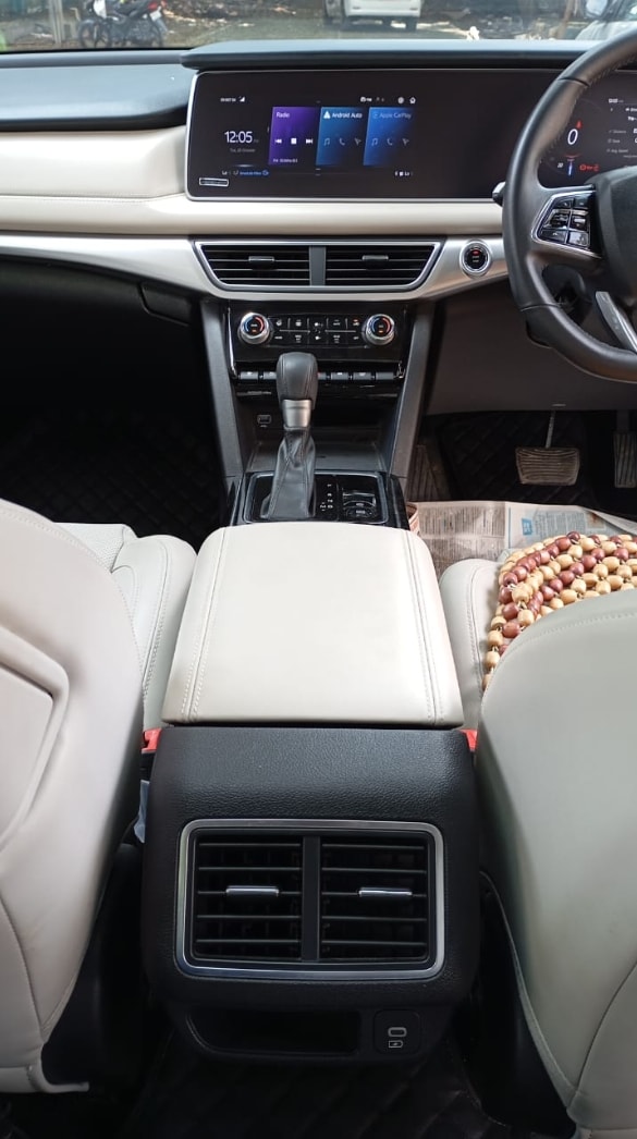 Used 2022 Mahindra XUV700 Used 2022 Mahindra XUV700