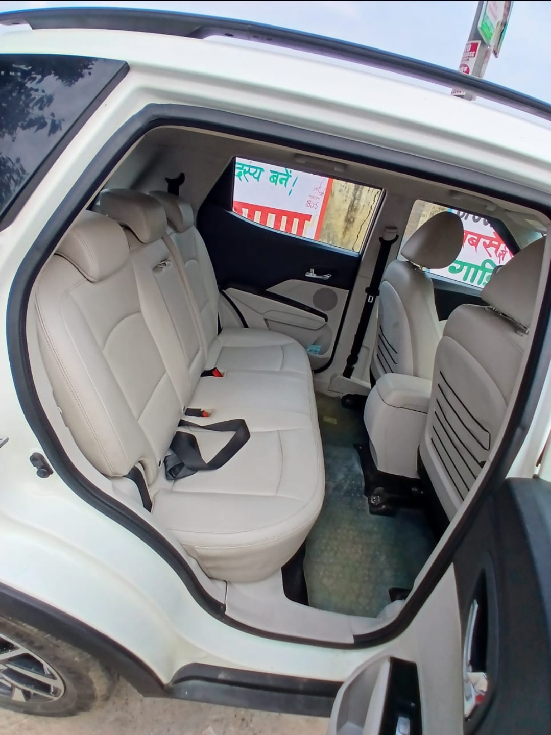 Used 2022 Mahindra XUV300 Used 2022 Mahindra XUV300