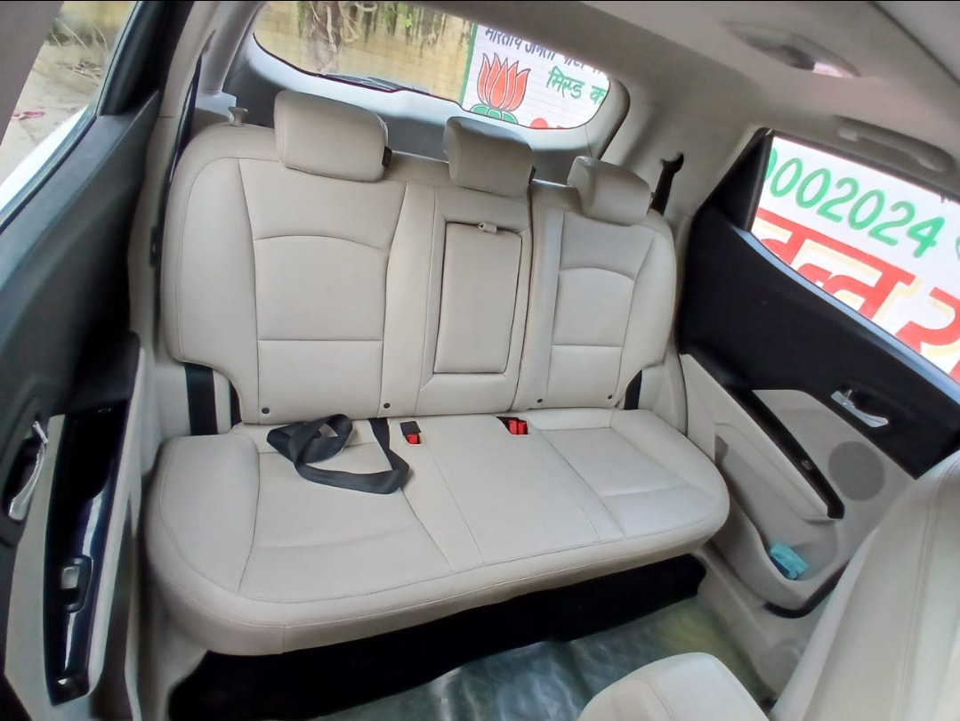 Used 2022 Mahindra XUV300 Used 2022 Mahindra XUV300