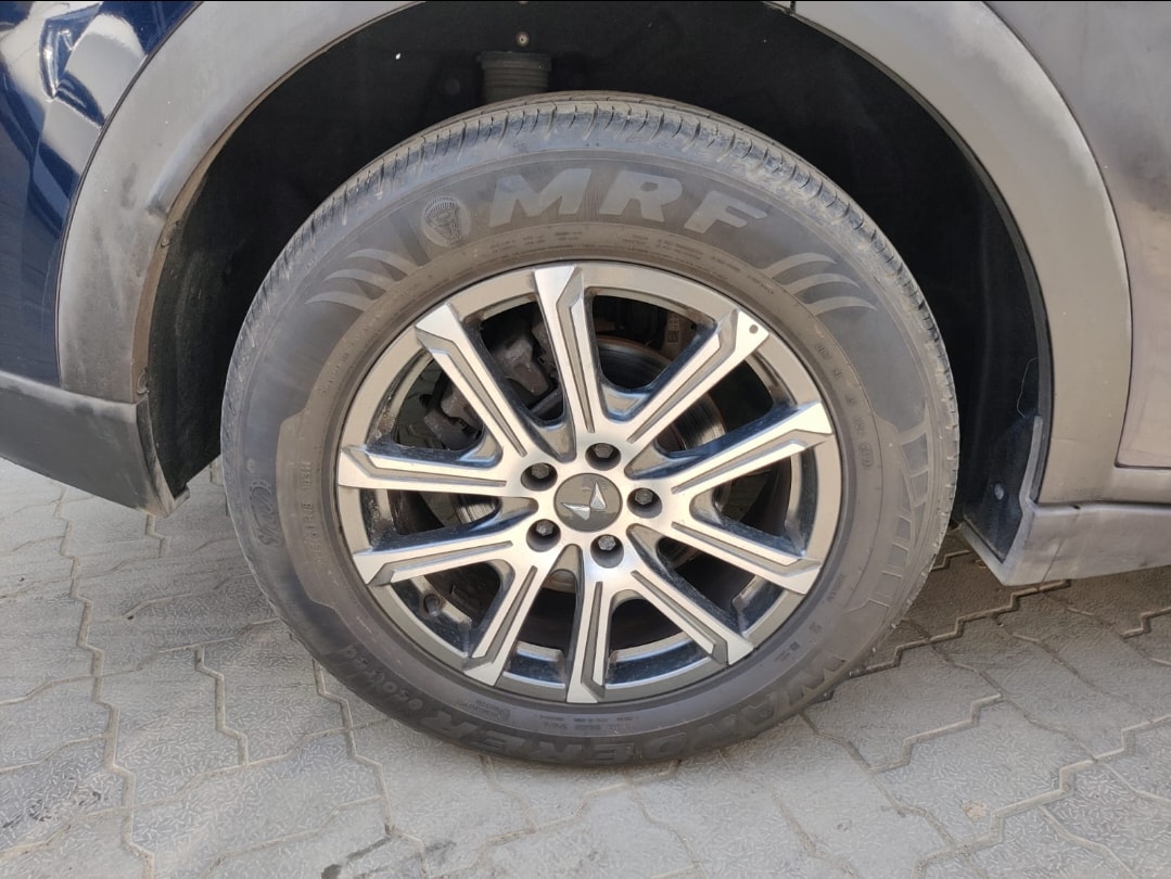 Used 2021 Mahindra XUV700 Used 2021 Mahindra XUV700