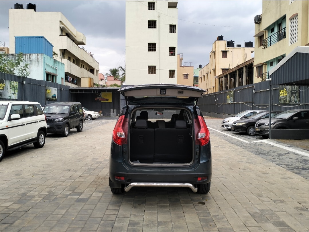 Used 2021 Mahindra Marazzo Used 2021 Mahindra Marazzo