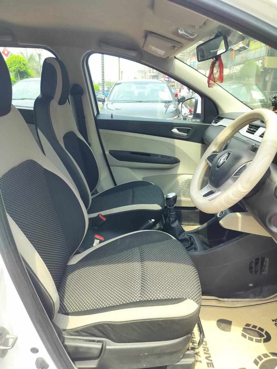 Used 2020 Renault Triber Used 2020 Renault Triber