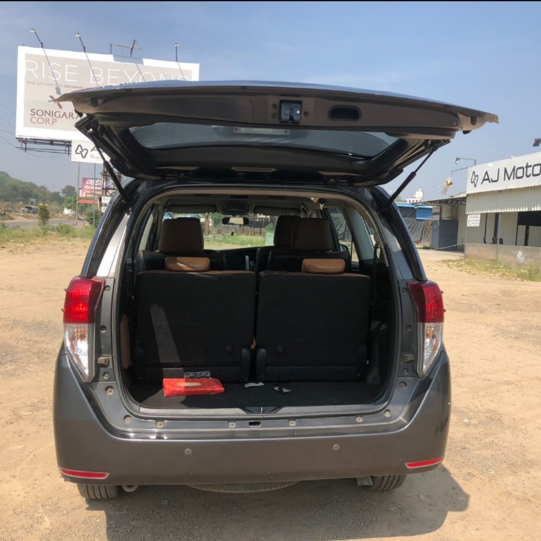 Used 2017 Toyota Innova Crysta Used 2017 Toyota Innova Crysta